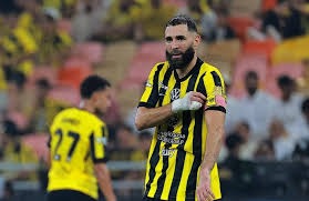 大谷翔平宣布将向日本全国 2 万所小学捐赠 6 万只棒球手套