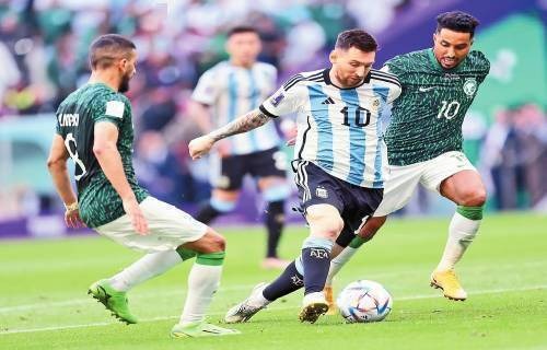 德州扑克新手为什么越玩越紧（德州扑克新手为何越玩越保守）